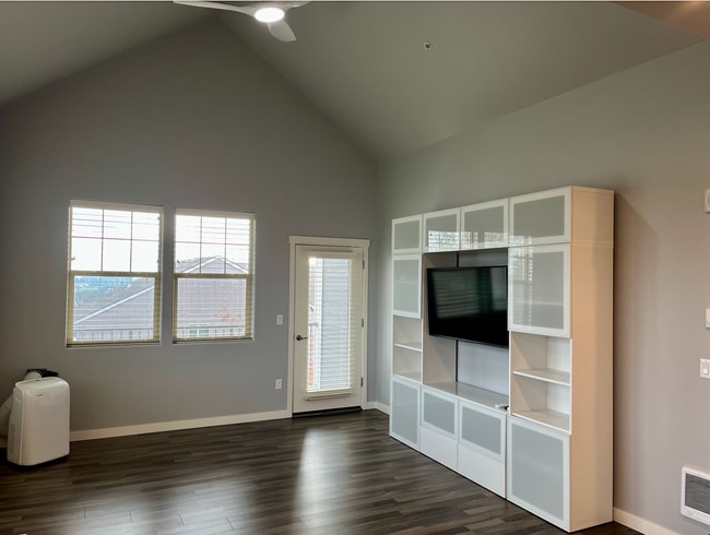 Building Photo - 16284 NW Chadwick Way