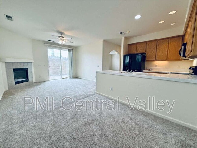 Building Photo - 2125 Carson Oak Ct