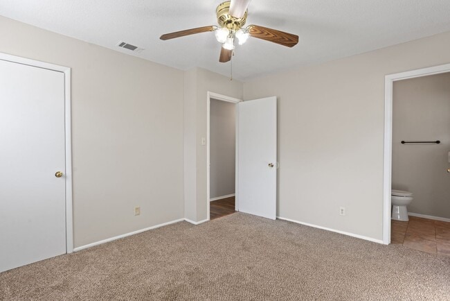 Building Photo - Charming 3 Bedroom/1.5 Bath home on Wilmin...