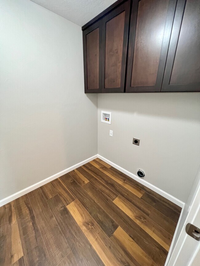 Building Photo - 2827 Orrin Dr