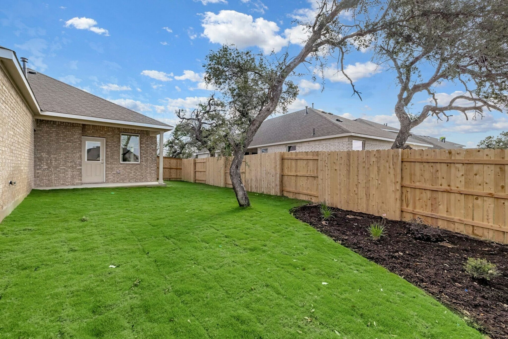 Building Photo - 2725 Stone Branch Dr