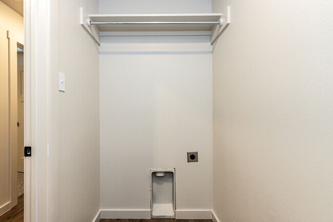 Building Photo - Modern Two Bedroom Townhome In Cooper!