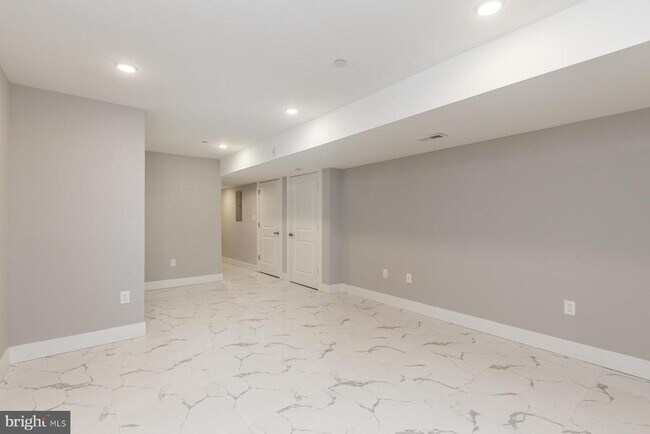 Building Photo - 1724 N Marshall St