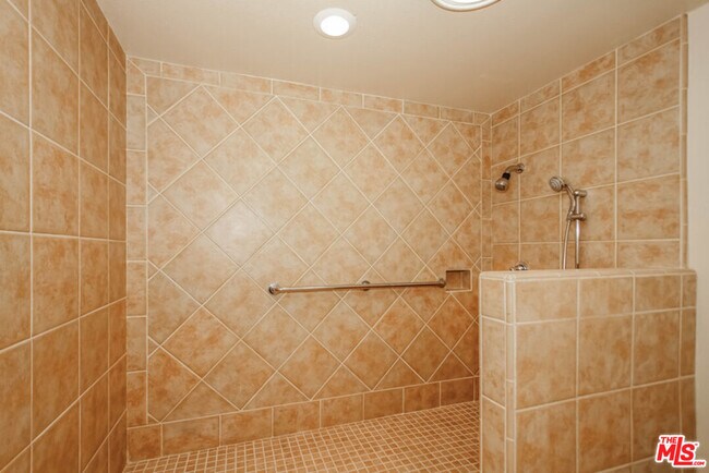 Building Photo - 1345 Avenida de Cortez