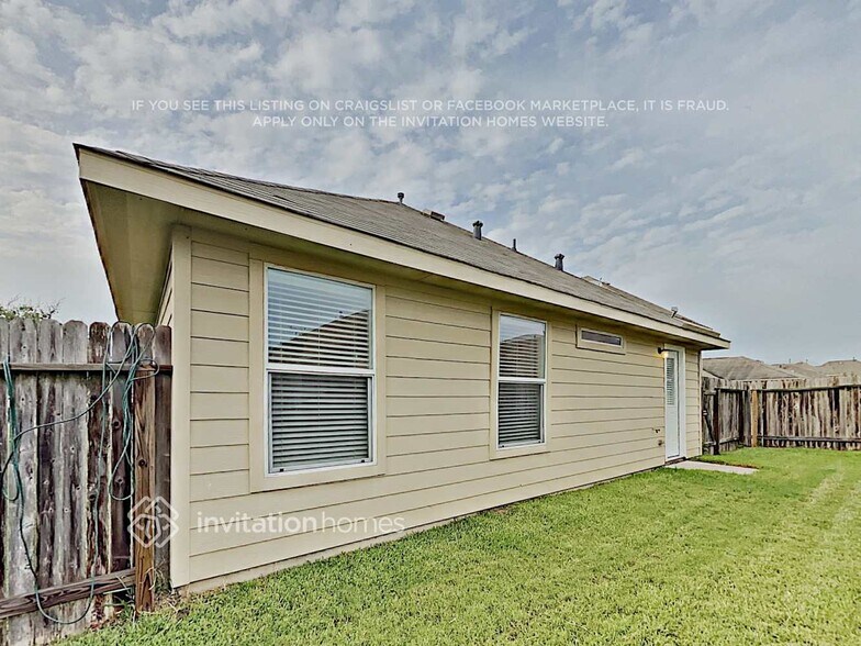 Building Photo - 19143 Canaras Ct