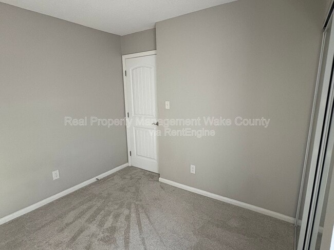 Building Photo - 606 Dylan Ct