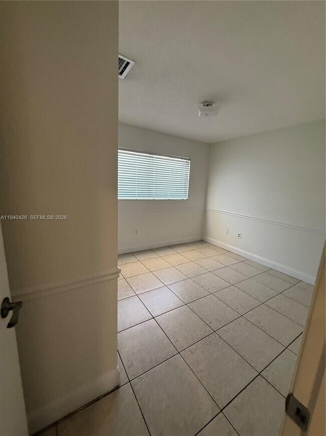 Building Photo - 11417 NW 87th Pl