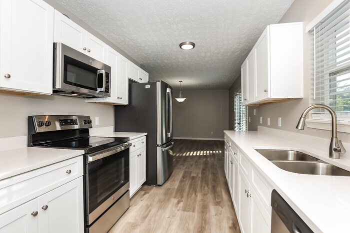 Building Photo - 173 Shiloh Dr