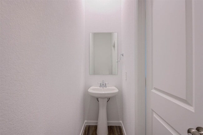 Building Photo - 609 Royal Arch Dr