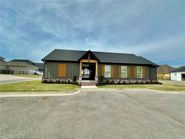 Building Photo - 6747 Winterwood Ave