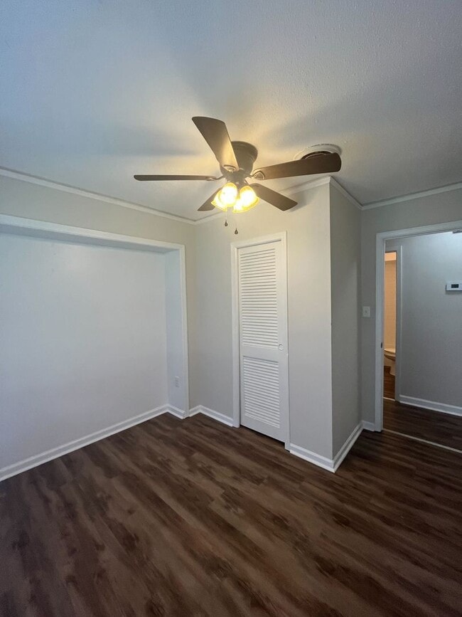 Building Photo - 3825 Fairfield Dr