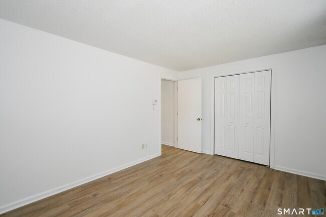 Building Photo - 421 Emmett St