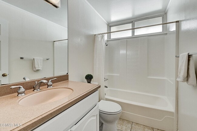 Building Photo - 2923 E Sierra Dr