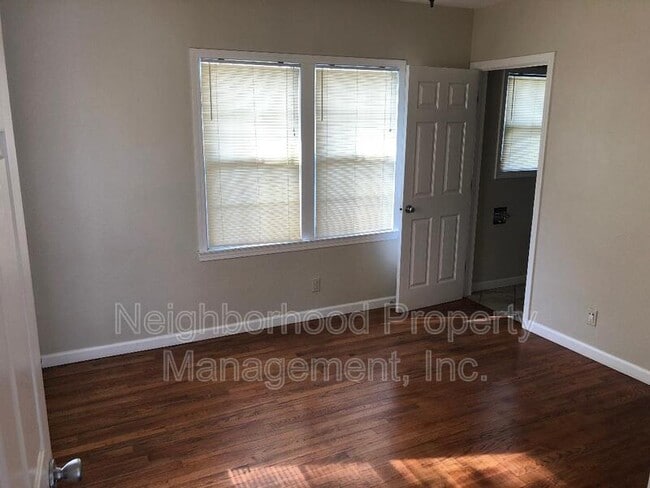 Building Photo - 242 N Glenn Ave