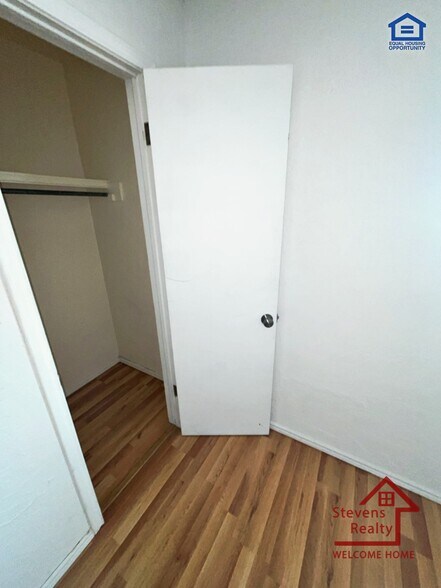 Building Photo - 2111 NW Lindy Ave