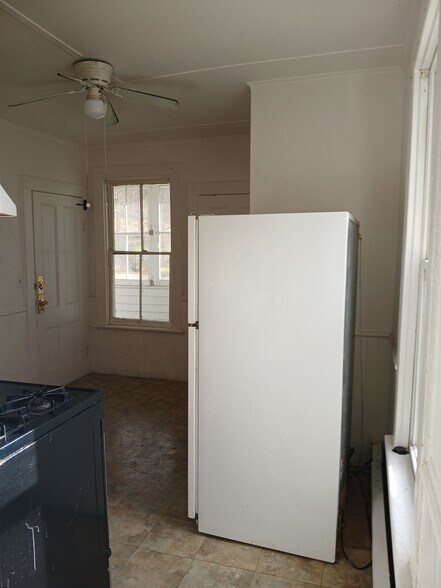 Kitchen area - 139 N Clinton St