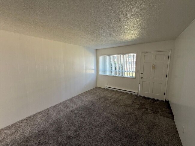 Building Photo - 550 SW Levens St