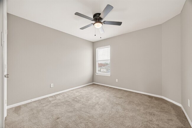 Building Photo - 1411 Heathcote Ln