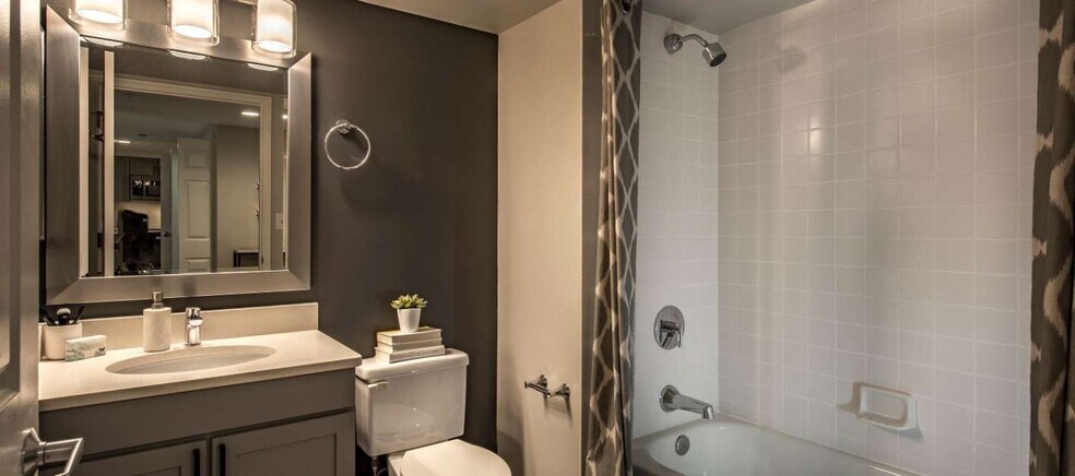 Building Photo - 30 Cambridgepark Dr