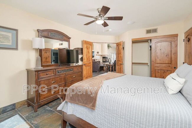 Building Photo - 4725 N Brookview Terrace