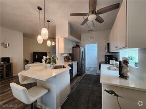 Building Photo - 10700 Aqua Surf Ct