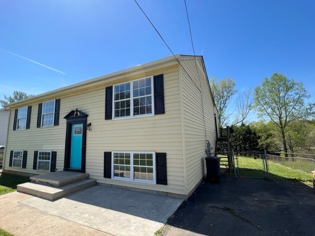 Building Photo - 213 Holcomb Path Rd