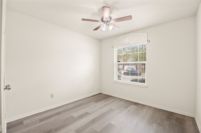 Building Photo - 4823 Lake Daniel Ct