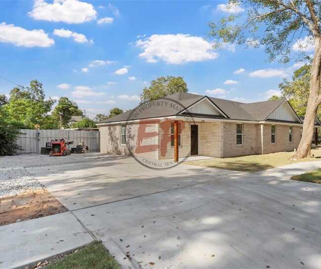 Building Photo - 1600 N 11th St