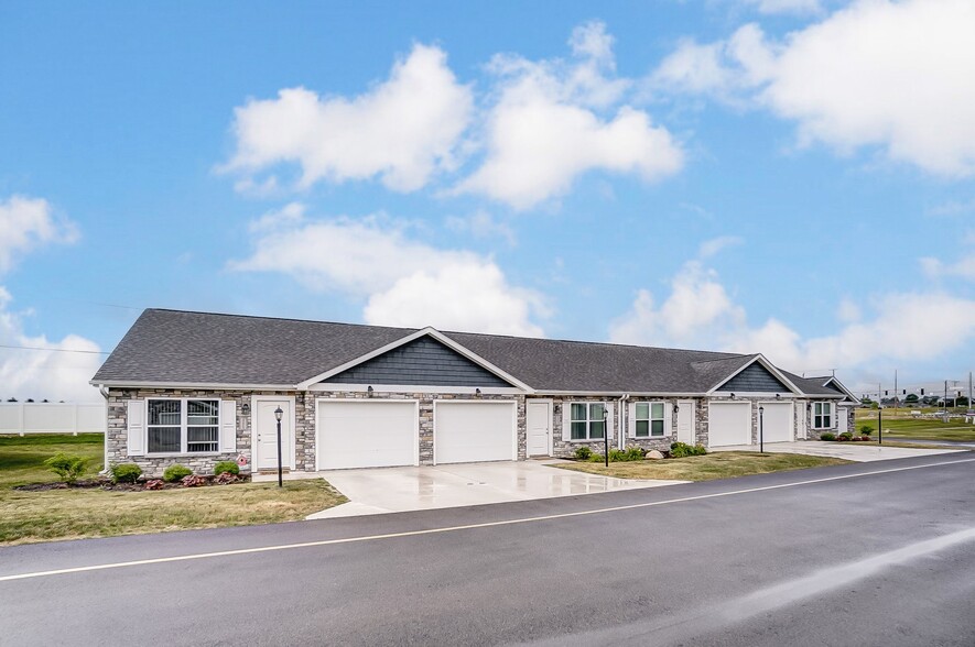1 Story - Ledgestone Townhomes
