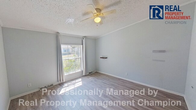 Building Photo - Charming Home in Quiet Neighborhood Near Monkey Junction