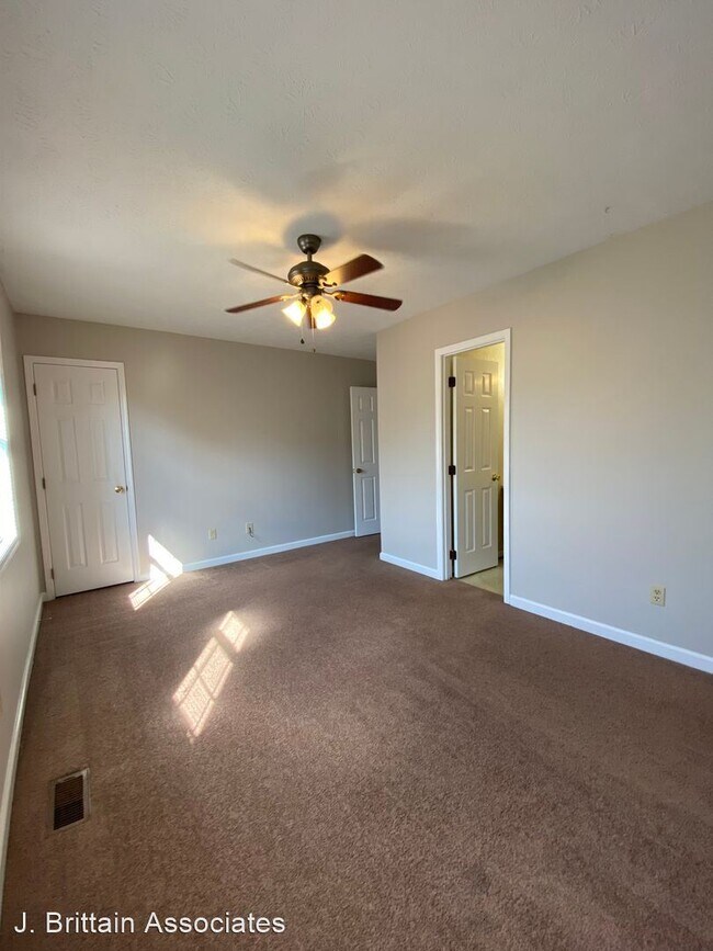 Building Photo - 2 br, 2.5 bath House - 5305 Whisperwood Court