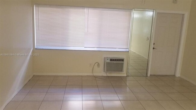 Building Photo - 1 bedroom in Hollywood FL 33020