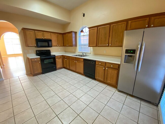 Building Photo - 3 bed, 2.5 bath in Cordova near Trinity an...