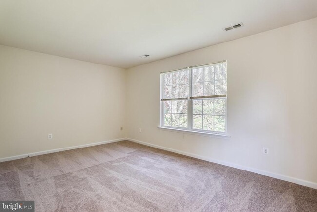 Building Photo - 9874 Foxhill Ct