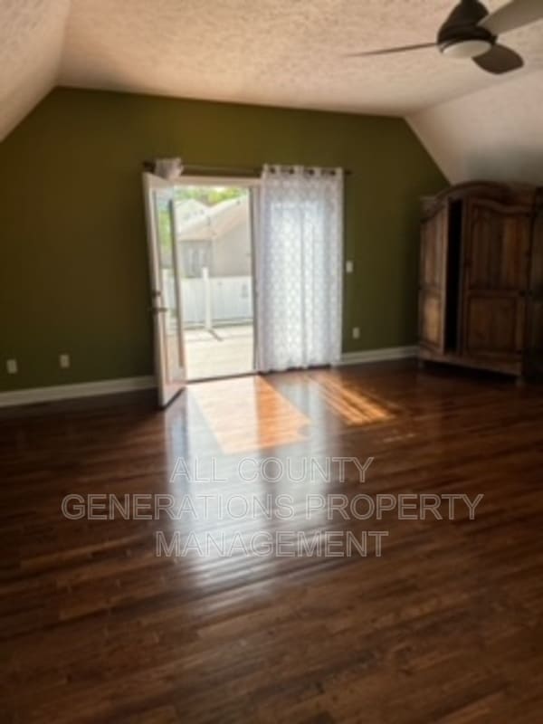 Building Photo - 3383 W 151st St