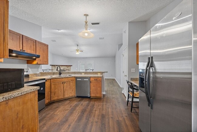 Building Photo - Gorgeous All-Brick San Jose Home!