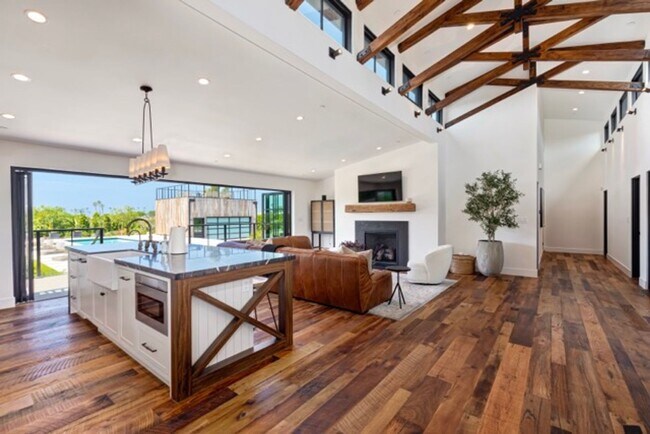 Building Photo - Modern Farmhouse with Pool