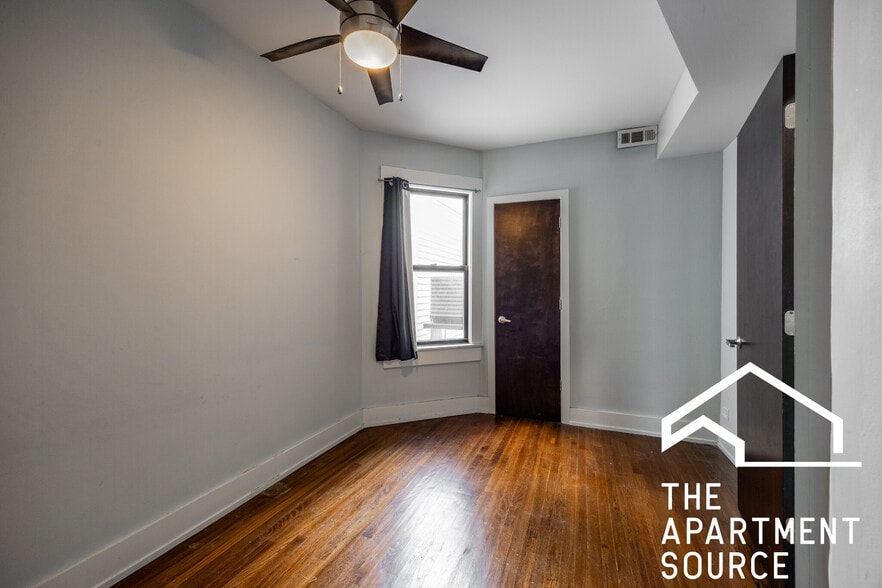 Building Photo - 3716 W Belmont Ave