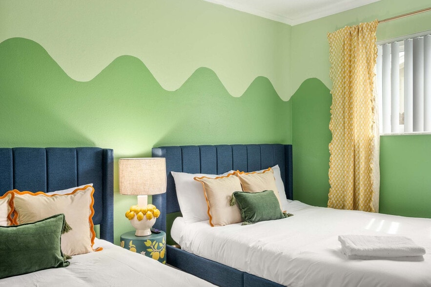 Building Photo - 1842 Del Robles Dr