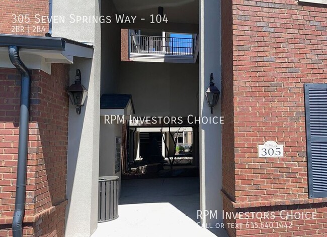 Building Photo - 305 Seven Springs Way