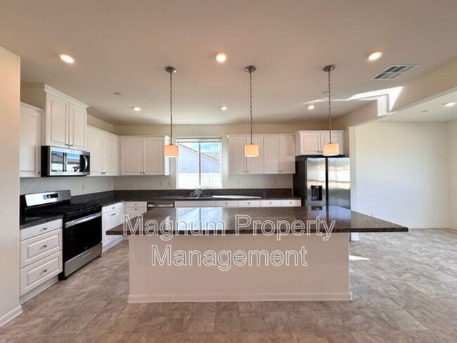 Building Photo - 31310 Reserve Dr