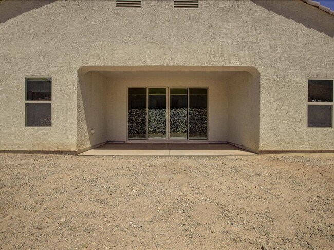 Building Photo - Corona de Tucson 4 Bedroom 2 Bathroom
