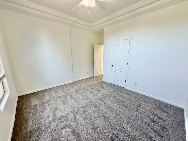 Building Photo - 1536 N Sage Dr