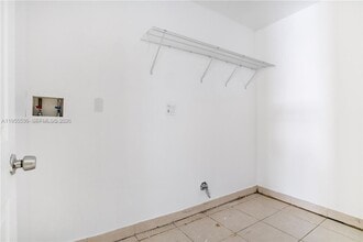 Building Photo - 415 NW 60th Way