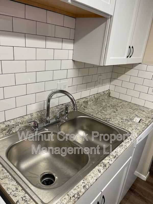 Building Photo - 5520 Beavercrest Dr