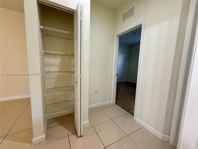 Building Photo - 3472 SE 3rd St