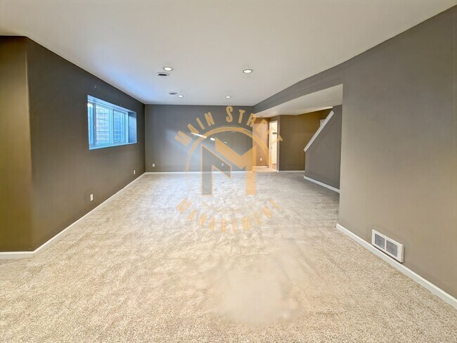 Building Photo - Executive Duplex: 3 Bed 3.5 Bath w/ 2 Stall Heated Garage