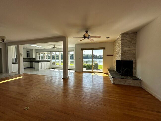 Building Photo - 705 Whitehall Plains Rd