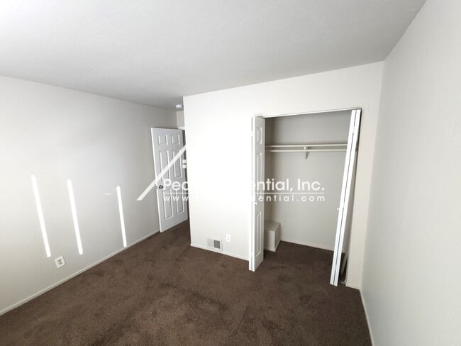 Building Photo - Updated 2bd/1ba Foothill Farms Condo with Carport