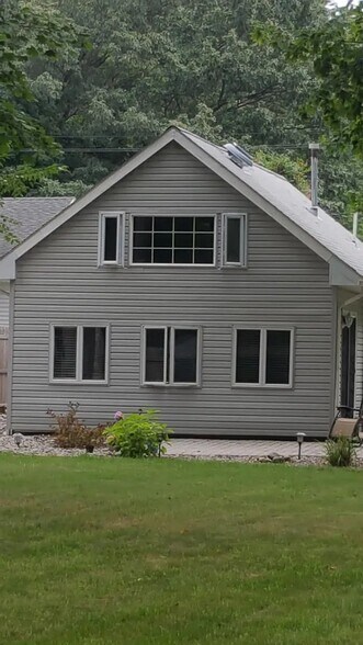 Building Photo - 91 Waterman Ave
